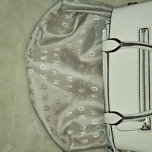 DKNY Handbag EUC - Picture 6 of 16